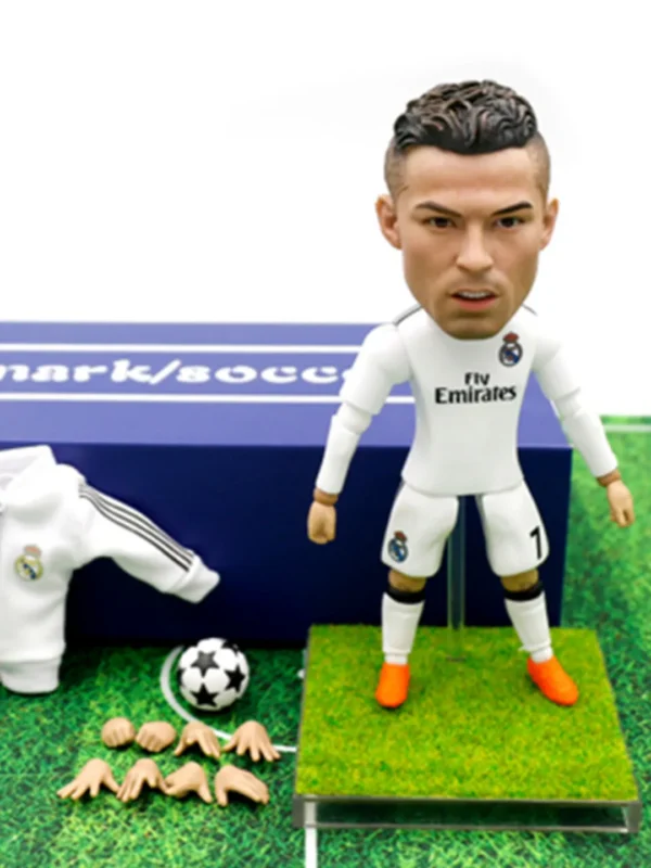 19 FIGURA C. RONALDO REAL MADRID DE 12CM