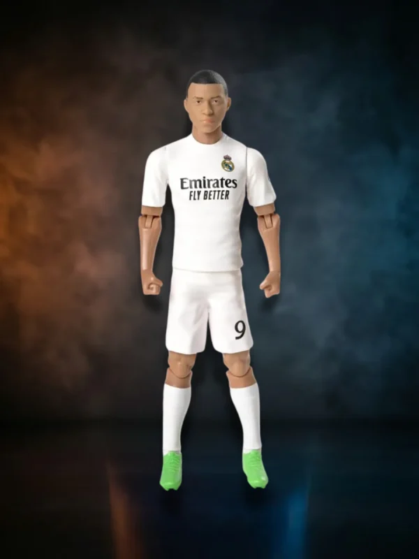 34 FIGURA MBAPPE REAL MADRID DE 20CM